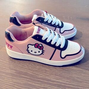 NWT! HELLO KITTY SANRIO women’s casual court sneakers.